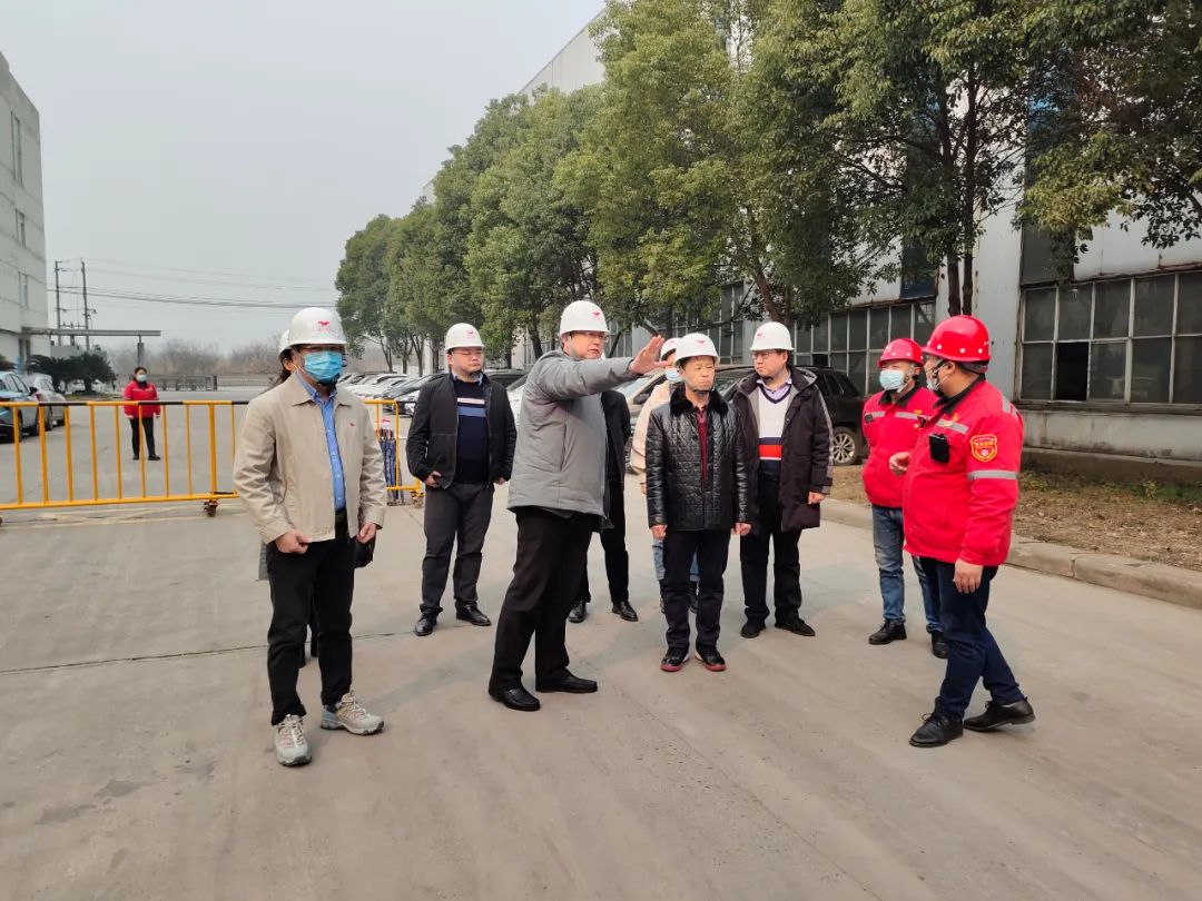 猇亭區(qū)人大汽車及高端裝備制造產(chǎn)業(yè)代表小組到宜化化機現(xiàn)場調研