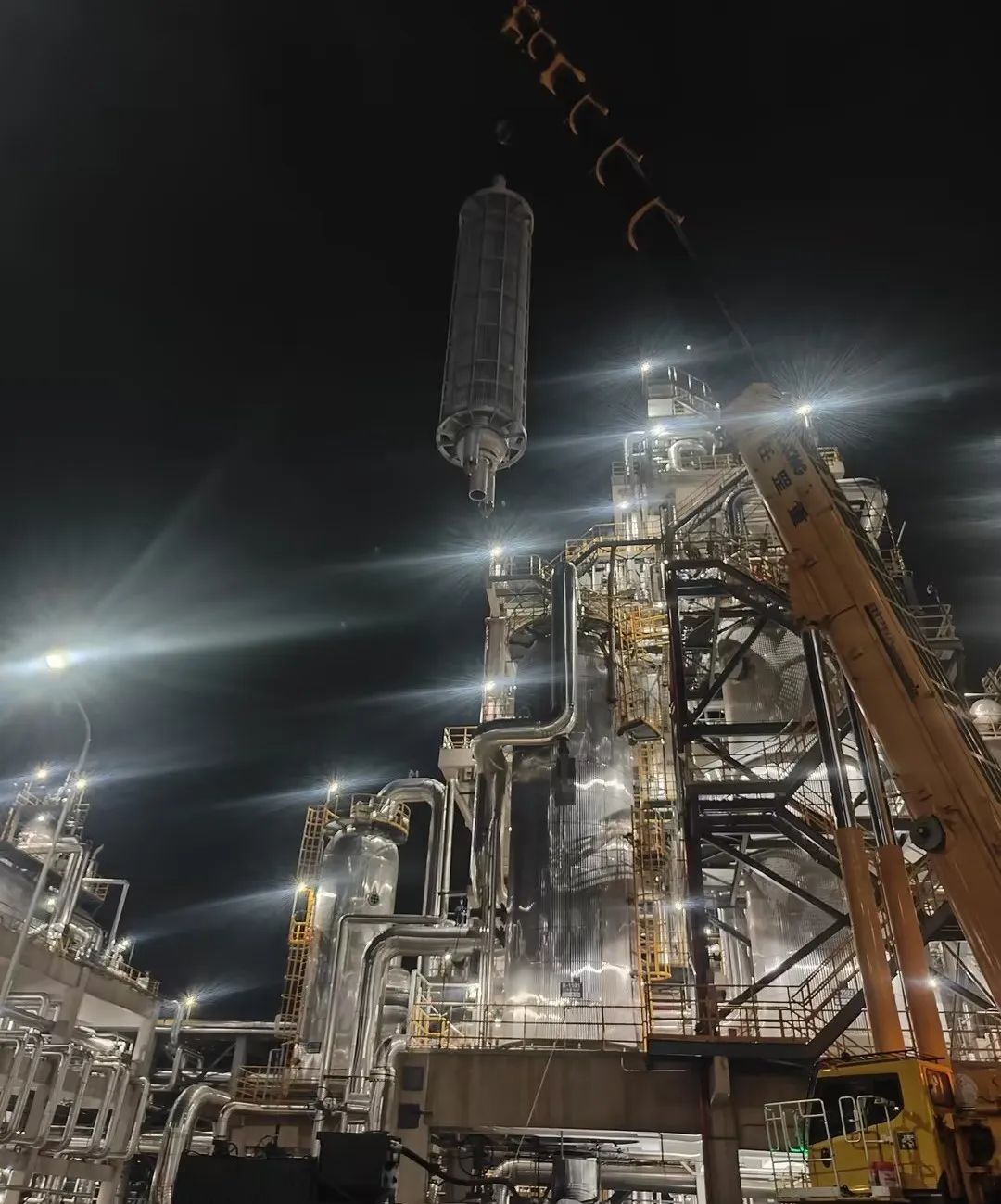 化機(jī)公司圓滿(mǎn)完成新宜化工變換爐大修任務(wù)(圖3) 化機(jī)公司圓滿(mǎn)完成新宜化工變換爐大修任務(wù)(圖3)