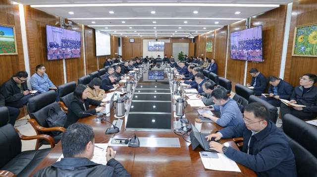 集團(tuán)召開黨委（擴(kuò)大）會(huì)議 部署開展深入貫徹中央八項(xiàng)規(guī)定精神學(xué)習(xí)教育(圖1)