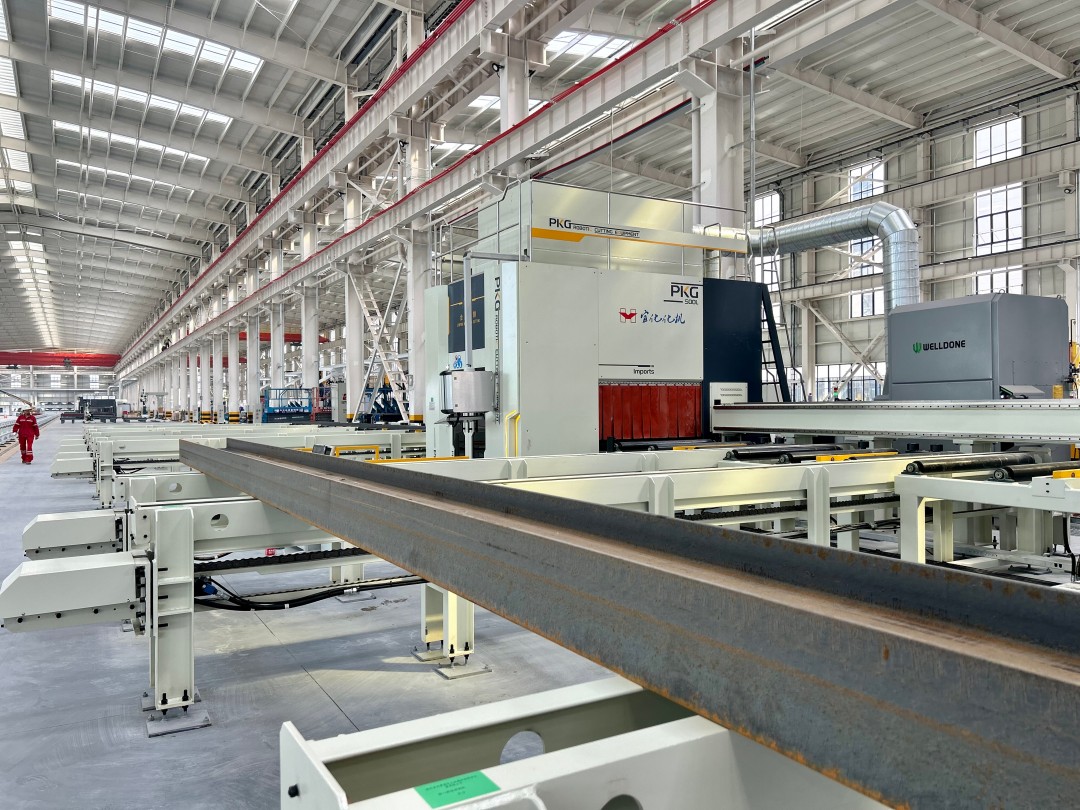 H型鋼激光切割機(jī)(圖1) H型鋼激光切割機(jī).jpg